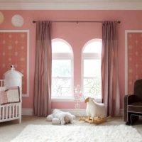 růžová aplikace v krásném designu foto místnosti