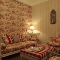 krievu stila pielietojuma versija skaista dzīvokļa interjera fotoattēlā