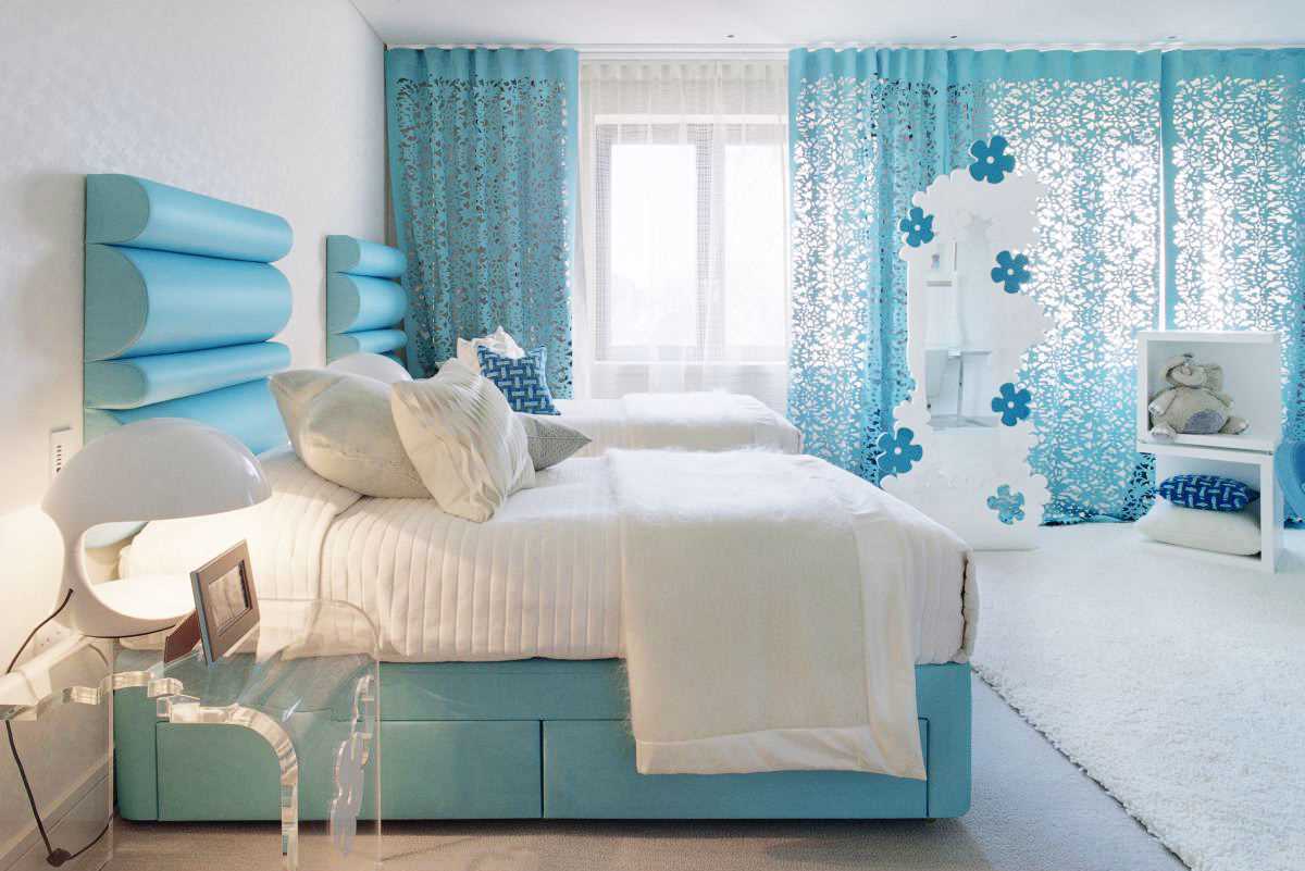опцията за използване на интересен син цвят в дизайна на стаята