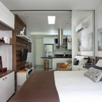 модерен дизайн на малък студиен апартамент
