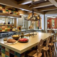 contoh dalaman yang luar biasa dapur di dalam sebuah rumah kayu foto