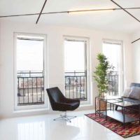 het idee van een licht interieur studio appartement 26 vierkante meter foto
