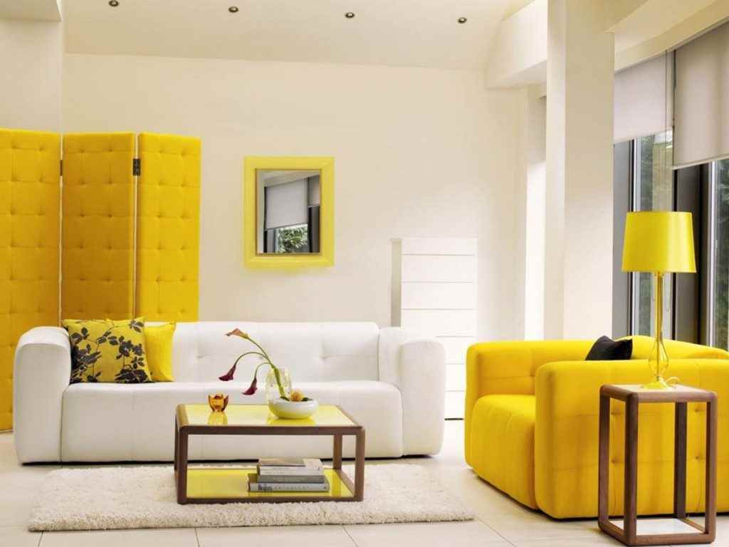myšlenka použití světle žluté v interiéru bytu