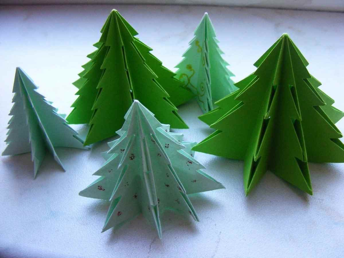 Do-it-yourself možnost vytvořit krásný vánoční strom z kartonu