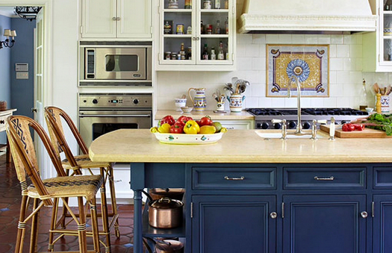 modrá barva v kuchyni provence