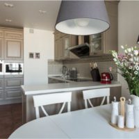 virtuvės provence šviesos dizainas