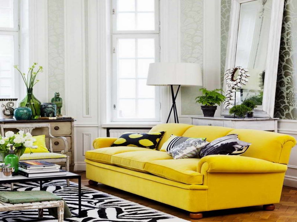 myšlenka použití jasně žluté v designu místnosti