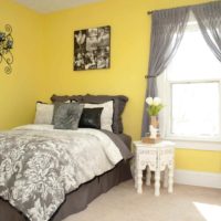 ideja korištenja prekrasne žute boje u dekoru fotografije sobe