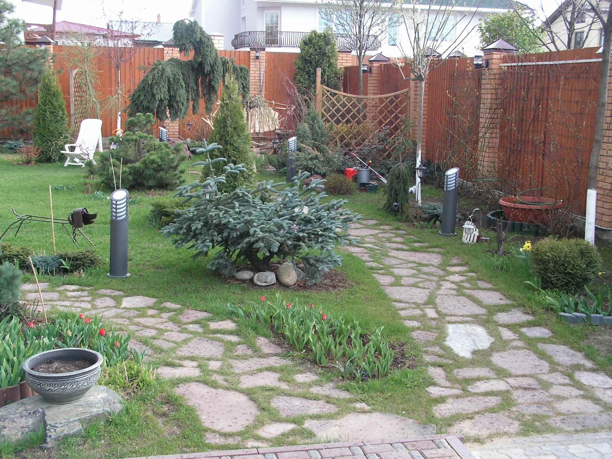 optie voor het gebruik van heldere tuinpaden in de groenvoorziening
