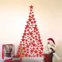 myšlenka vytvoření lehkého vánočního stromu z papírové fotografie pro kutily