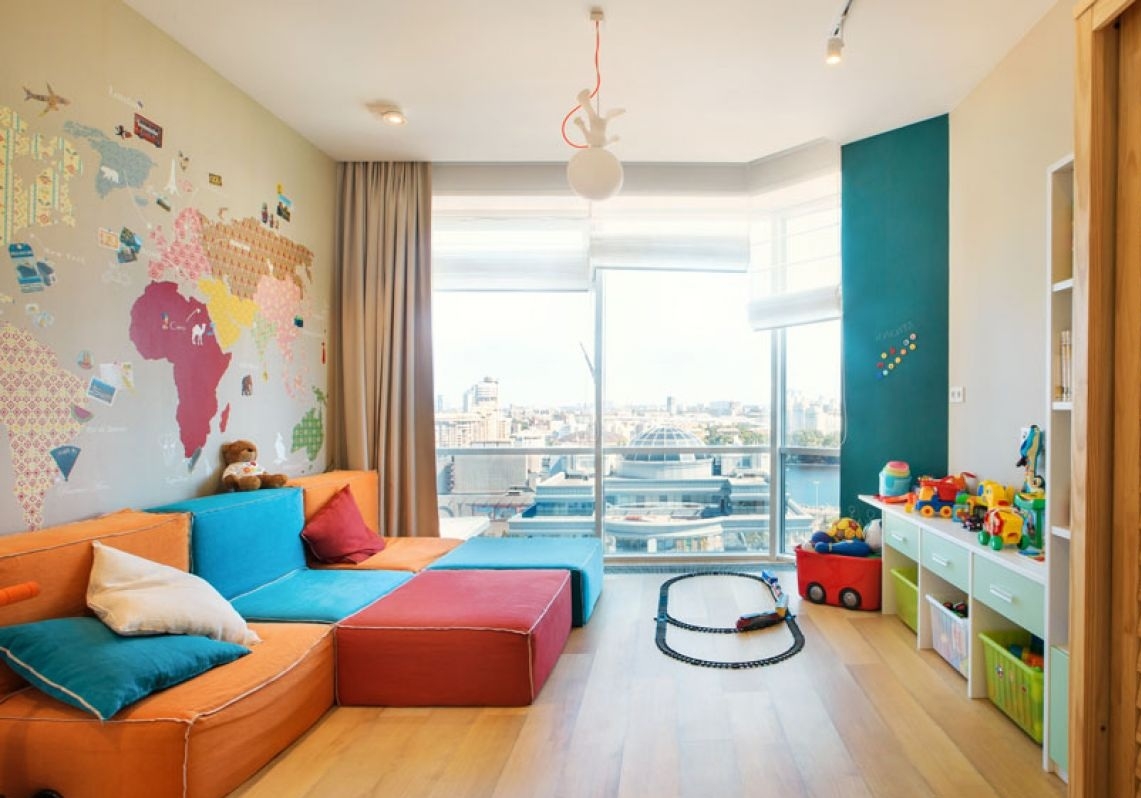 интериорен апартамент с детска стая