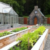 tuin met bedden zomerhuisje foto-ideeën