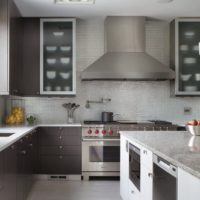 плочка в кухнята модерен дизайн