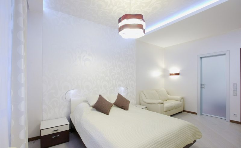spavaća soba 15 m2 u bijelim bojama