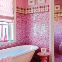 růžová koupelna dlaždice