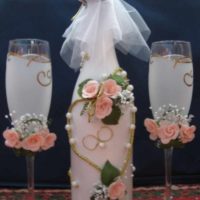 esküvői poharak dekorációjának szokatlan dekorációja variáns