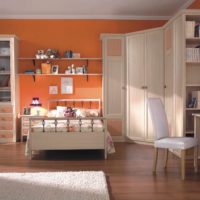 idea menggabungkan warna peach cahaya dalam reka bentuk foto pangsapuri