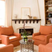 gaišas persiku krāsas kombinācijas piemērs dzīvokļa fotoattēla interjerā
