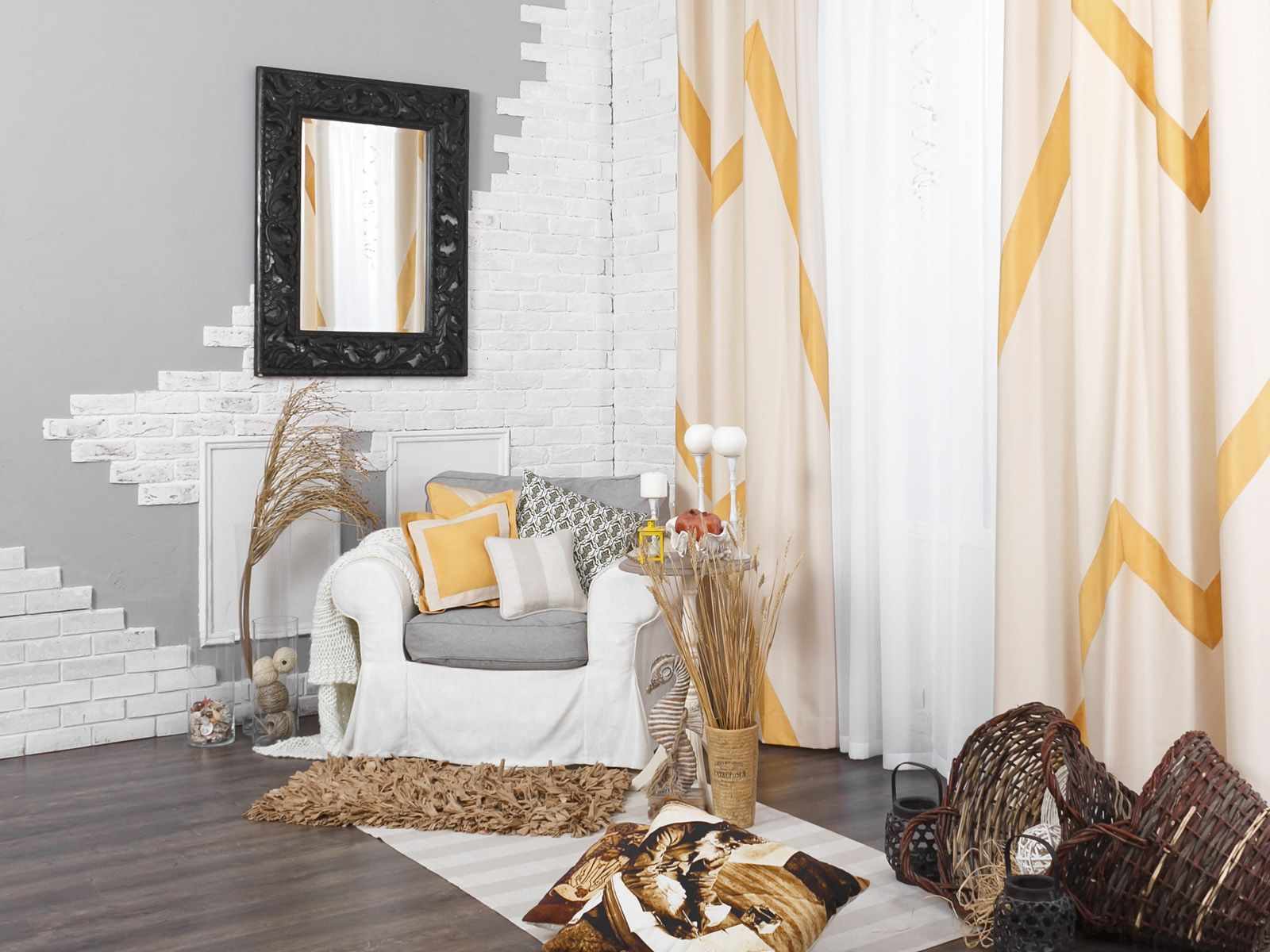 gaišas persiku krāsas kombinācijas piemērs dzīvokļa stilā