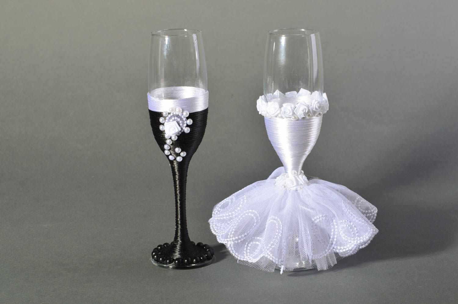 az esküvői szemüveg dekorációjának gyönyörű dekorációjának ötlete