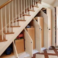 versiunea unui frumos stil de scări într-o imagine onestă a casei