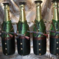 Tema tentera dalam reka bentuk botol hadiah