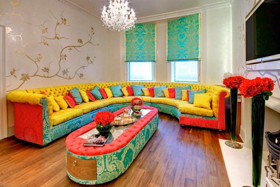 Reka bentuk ruang tamu yang berwarna-warni