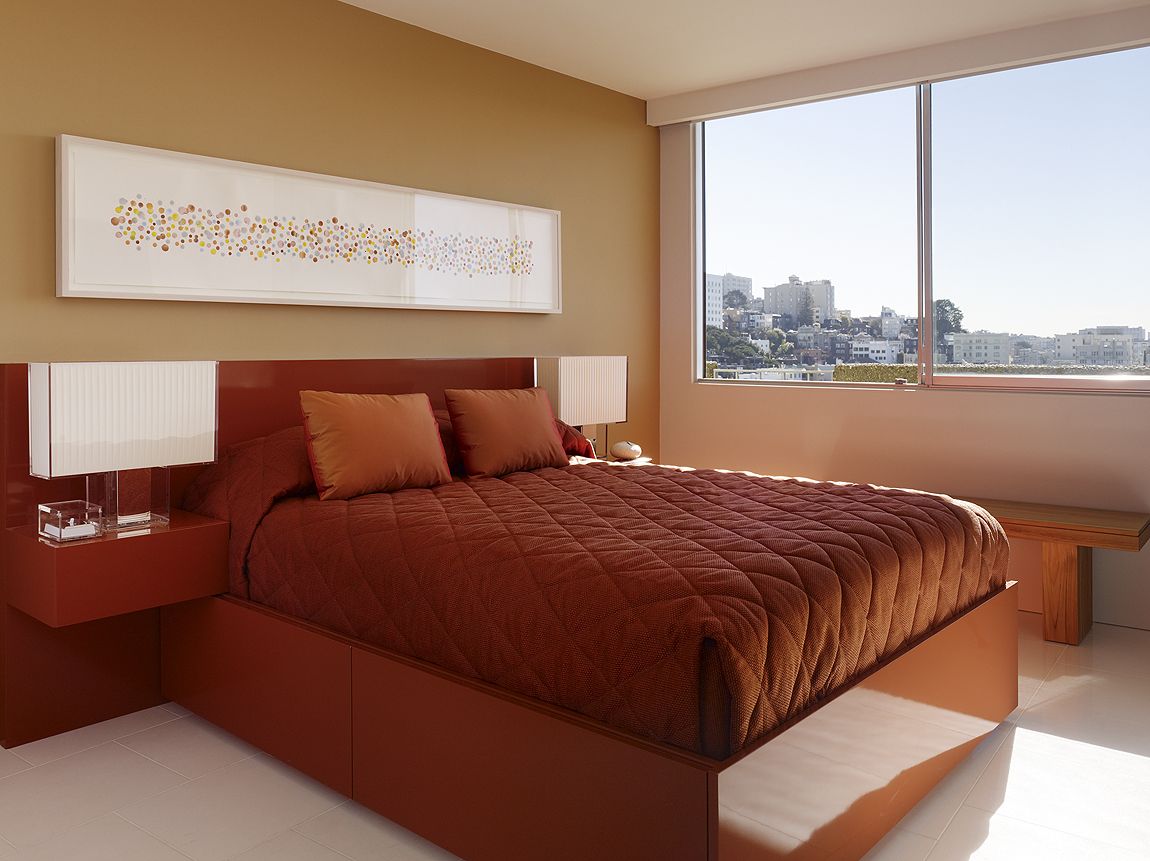 Guļamistabas dizains ar logu bez aizkariem