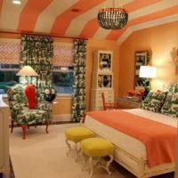 ideja apvienot skaistu persiku krāsu dzīvokļa attēla stilā