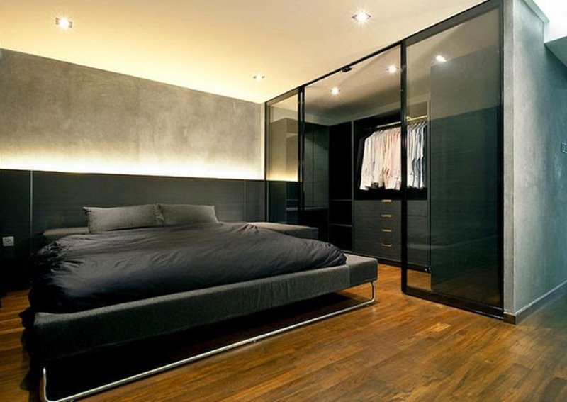 Stingras vīriešu guļamistabas dizains melnās krāsās