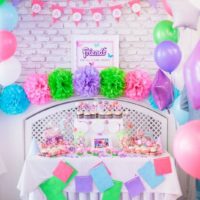 Díszítő gyermekszoba a lány születésnapjára