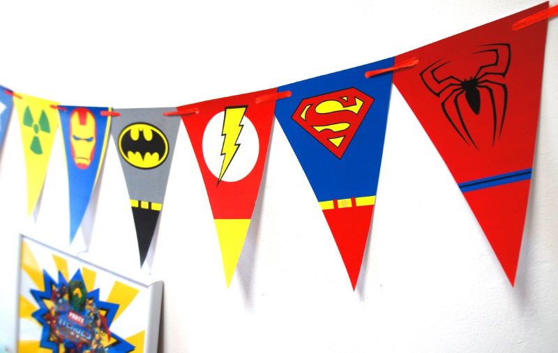 Garisan kertas tema Superhero untuk menghias hari jadi kanak-kanak