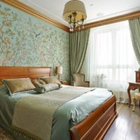 Combinația de culori de mentă cu tonuri de maro în decorarea dormitorului