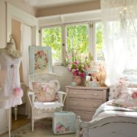 Růžová ložnice pro dospívající dívky