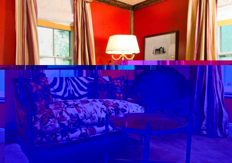 Rode kleur in het ontwerp van de woonkamer