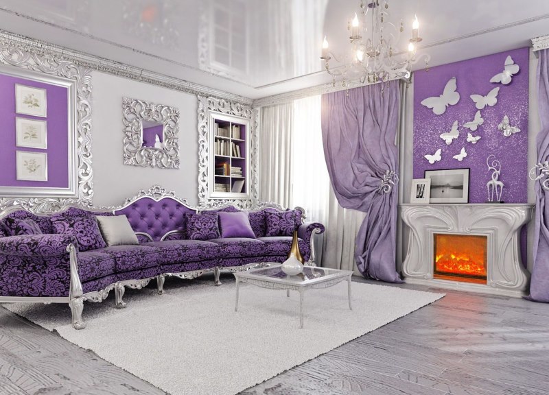 Lavendelbank in het interieur van een klassieke woonkamer