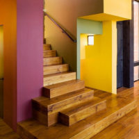 Dřevěné schodiště pro venkovský dům