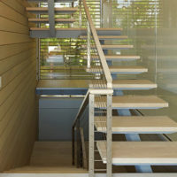 Modno kosoura stubište sa zračnim stepenicama