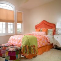 Различни оранжеви нюанси в интериора на спалнята