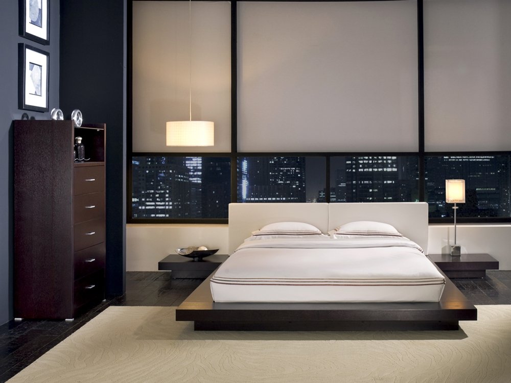 Interiorul dormitorului unui bărbat modern în stilul minimalismului
