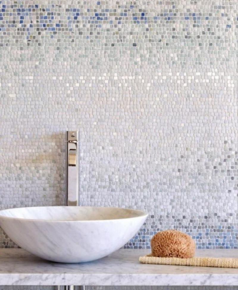 Стъклена мозайка за стена в банята