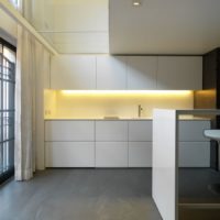 Set de bucătărie alb minimalist