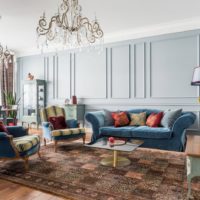 Modré odstíny v interiéru obývacího pokoje