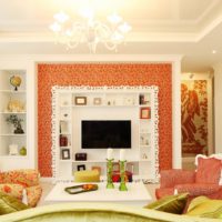 Oranžová barva v klasickém obývacím pokoji