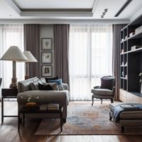 Klasický interiér moderního obývacího pokoje