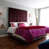 Дървен ламинат в спалня в съвременен стил