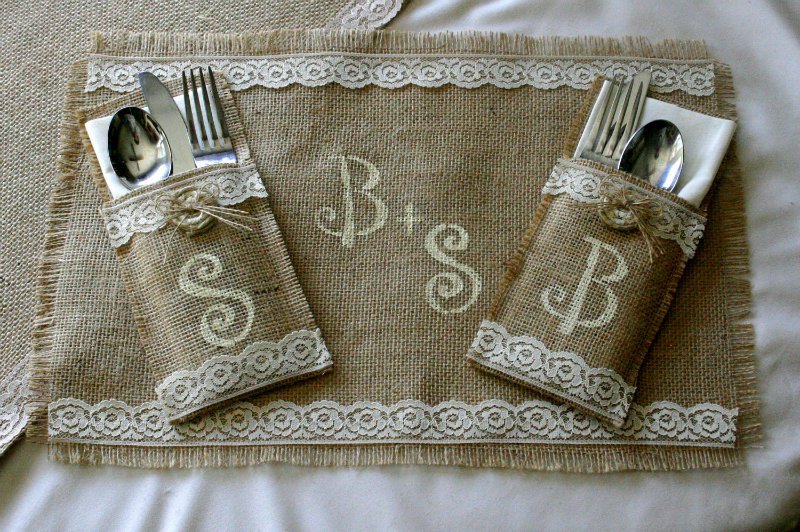 DIY obálky na lžíce a vidličky z pytloviny