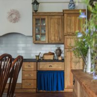 Set dapur diperbuat daripada kayu