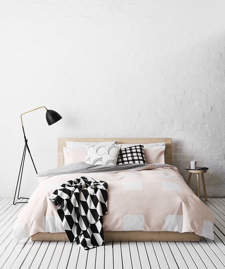 Interior dormitor minimalist alb
