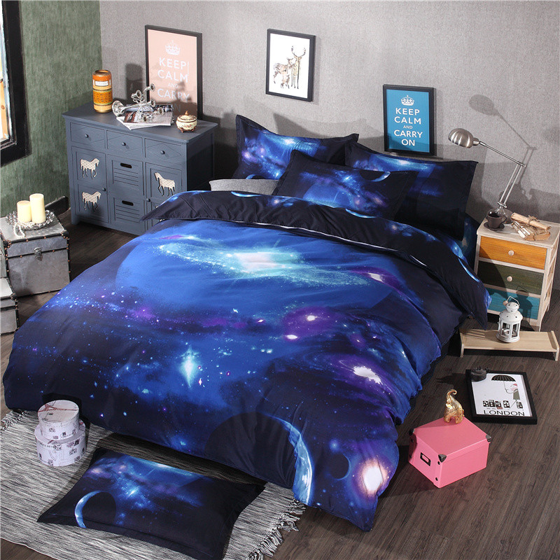 Zvaigžņu galaktiku attēli uz gultas